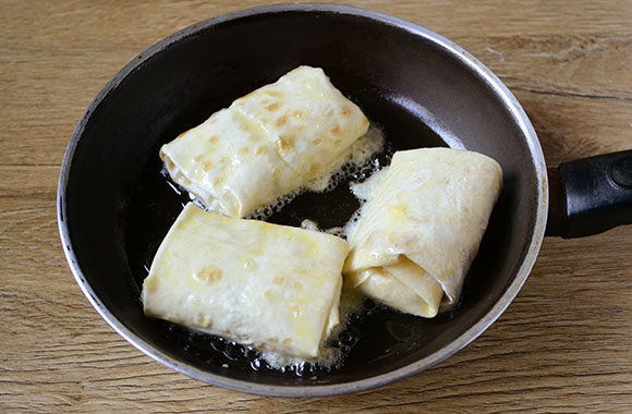 конвертики из лаваша с сыром и яйцом рецепт фото 10